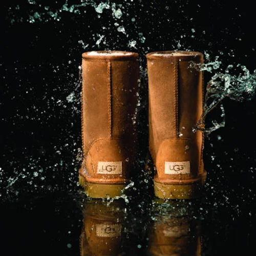 H UGG αποκαλύπτει τη νέα Classic boot